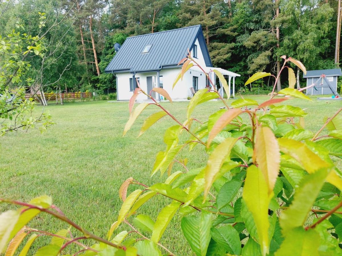 Jeszcze Bardziej Dziki Sad Vila Slajszewo Exterior foto
